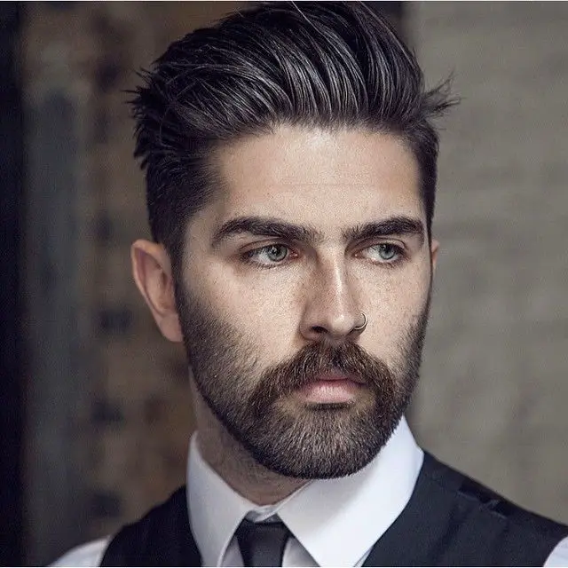 Beardstache (best beards for round face) - Image courtesy of @chrisjohnmillington