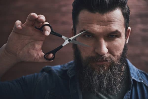scraggly beards can be fixed by trimming long damaged hairs
